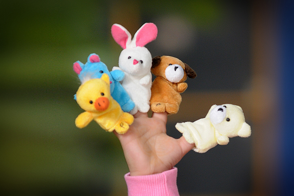 PUPPET PLAY
