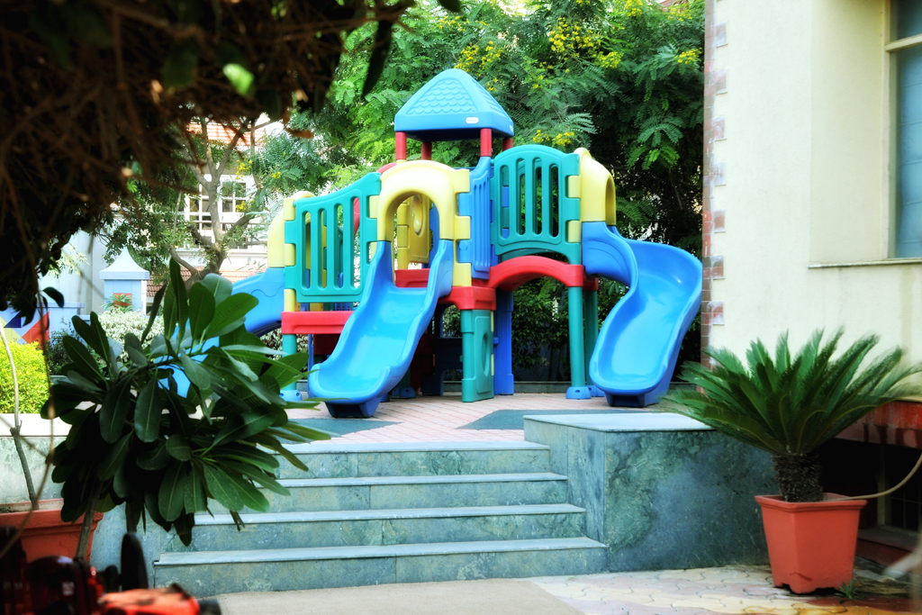 PLAY ZONE